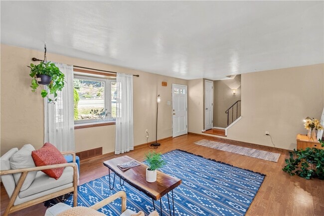 Photo - 1492 Prospect Rd