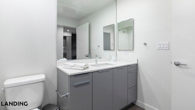 Photo - 9235 W Russell Rd Unidad 147