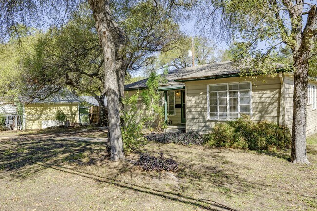 Photo - 1604 E 32nd St