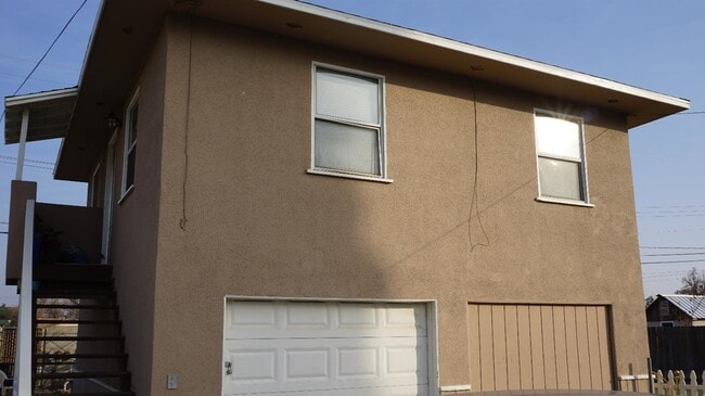 Building Photo - 6318 Almond Dr Unit 1/2 Rental