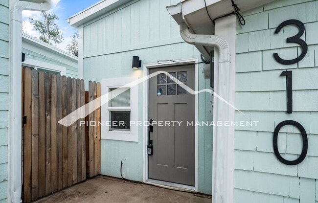 Building Photo - 310 W St Vrain St Rental