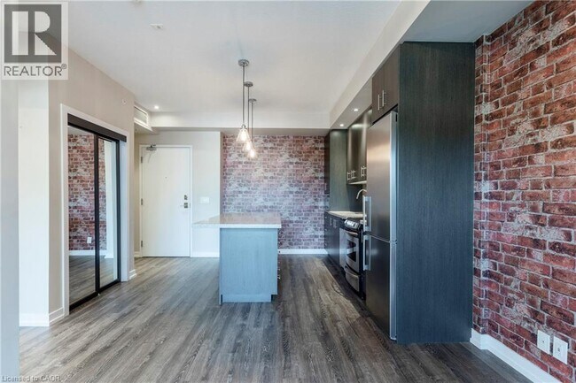 Photo - 457 Plains Rd E Unité 224