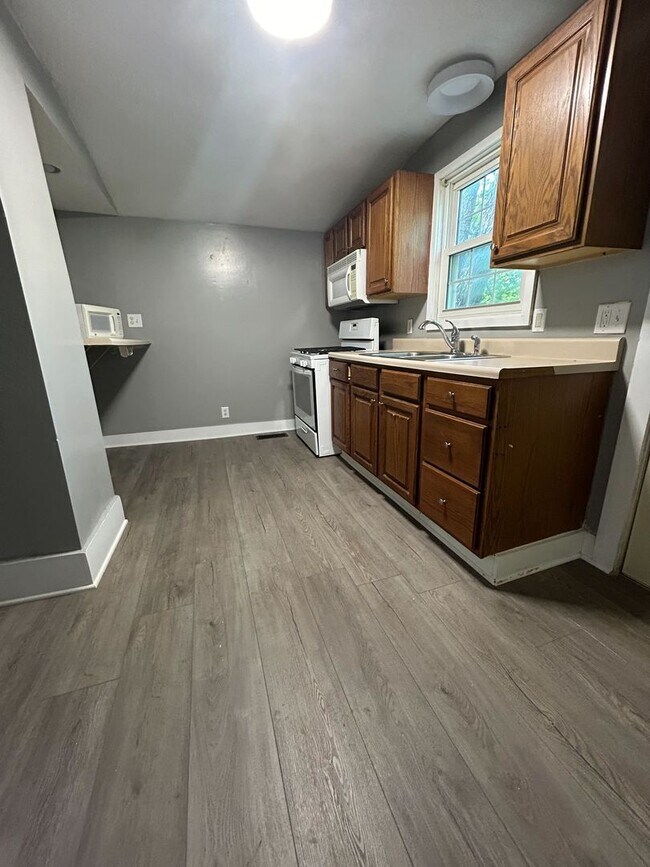 Updated 3 Bedroom House! - Updated 3 Bedroom House!