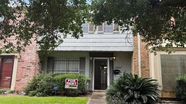 Photo - 7925 Grove Ridge Dr