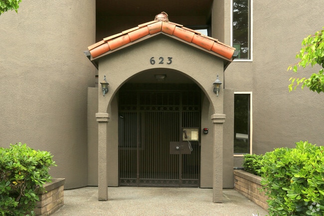 Entrance - 623 Ansel road