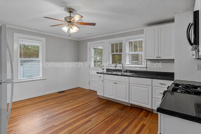 Photo - 3215 St Catherine St