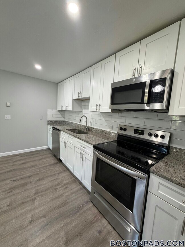 437 Sunderland Rd Unidad J