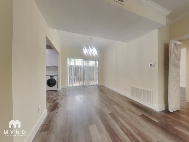 Photo - 2100 Tanglewilde St Unit 747