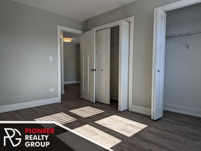 445 W Barry Ave Unit 222