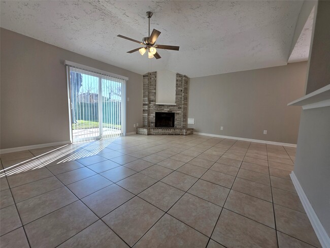 Photo - 406 Capehill Dr