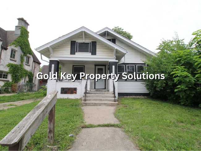 Photo - Spacious 3 BR 1 BA House with Dining Room and Fenced Backyard. (SECTION 8 APPROVED)