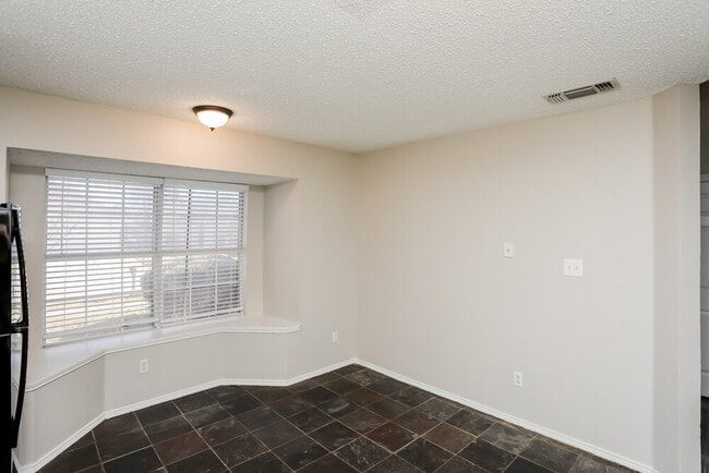 Photo - 7112 Woodhinge Dr