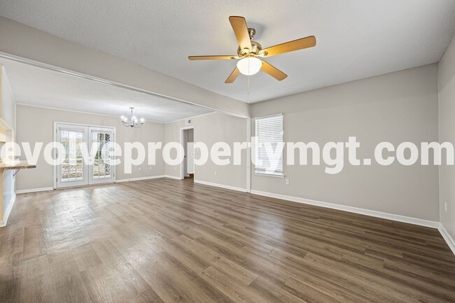 Photo - 379 Easonwood Ave