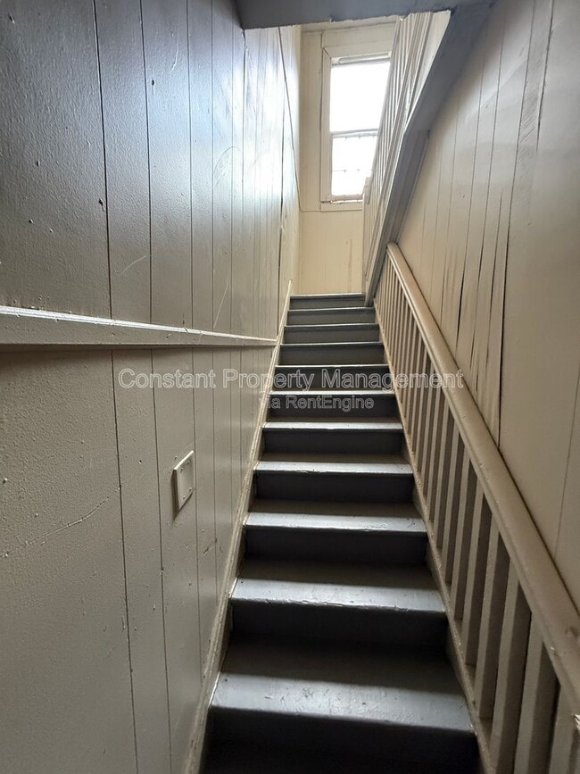 Photo - 616 W Poplar St Unit 2