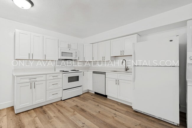 Photo - 1076 Bear Hollow Ln