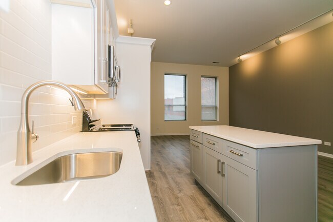 Photo - 2320 N Clark St Unit 2