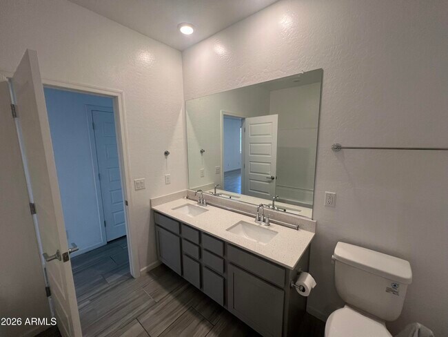 Photo - 19 N 197th Dr