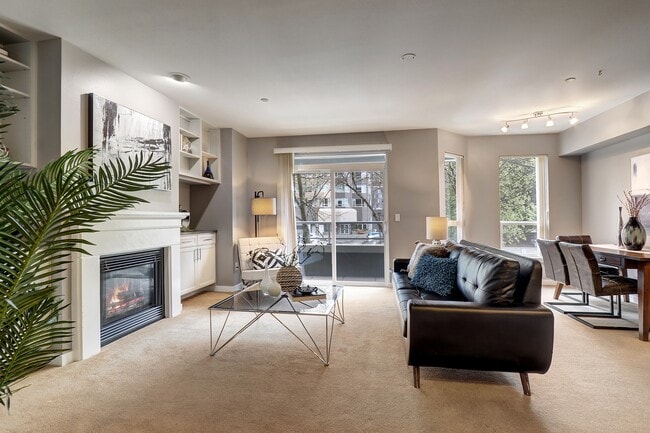 Photo - 925 110th Ave NE Unit 208