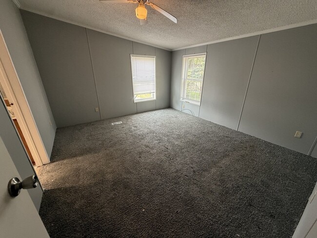 Photo - 2500 Mann Rd