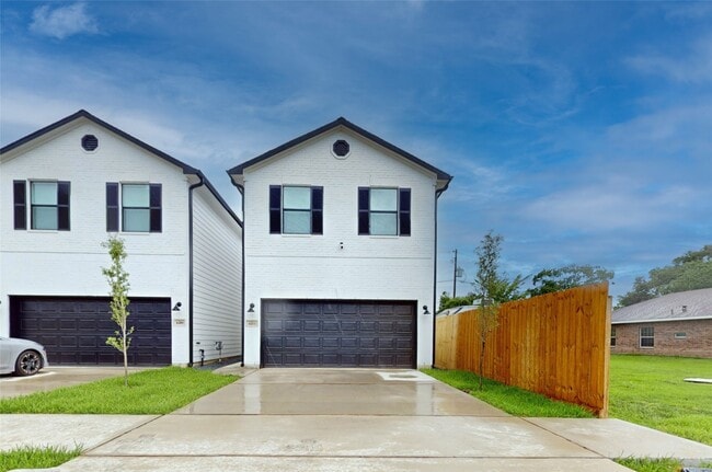 Building Photo - 6211 Fairchild St Rental