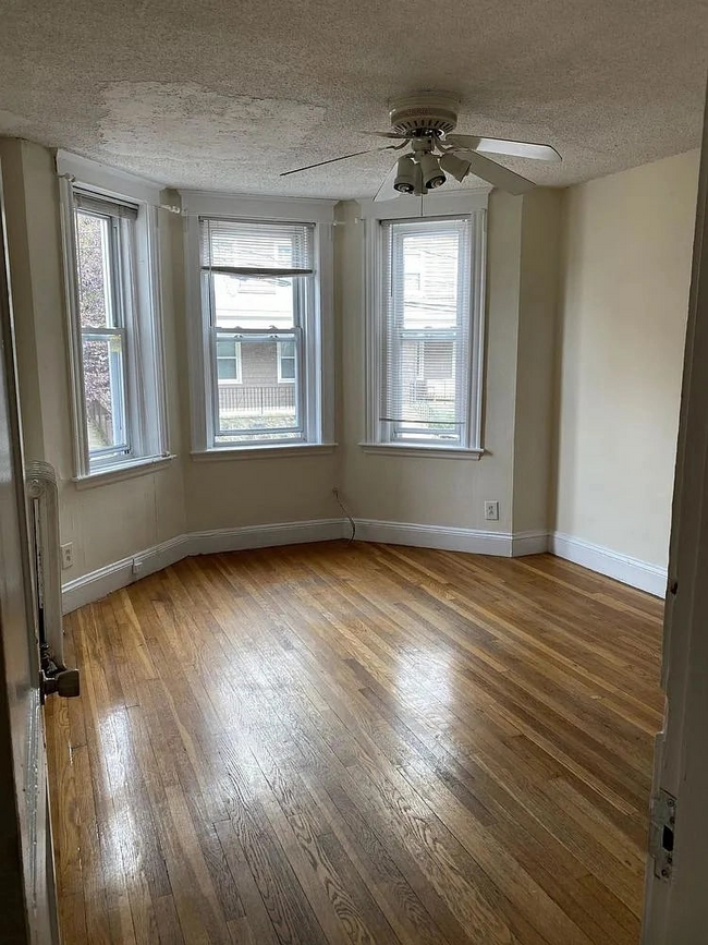 Photo - 5 Barrows St Apartments Unit 3