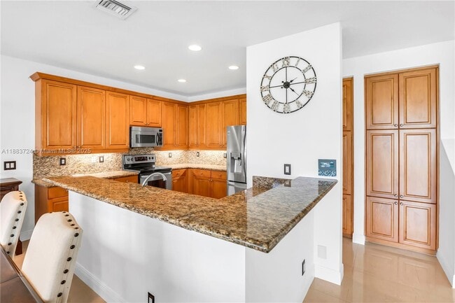 Photo - 663 Live Oak Ln