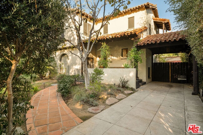 Photo - 1632 N Orange Grove Ave