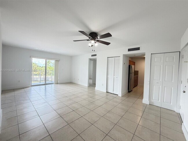 Photo - 8200 SW 210th St Unidad 213
