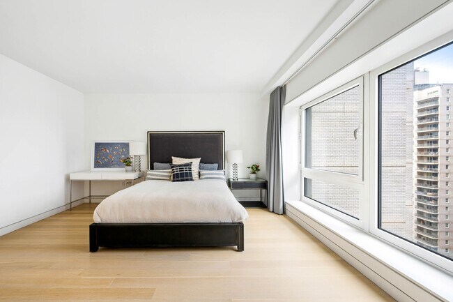 Photo - 135 W 52nd St