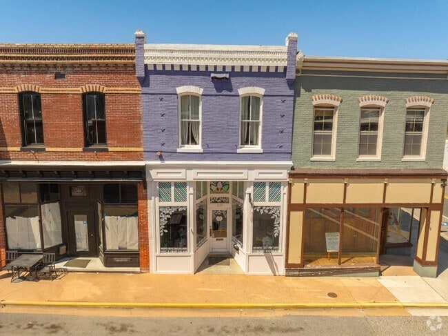 Building Photo - 102 W Green St Rental