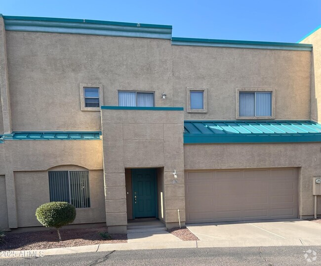 Building Photo - 1015 S Val Vista Dr Rental