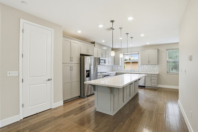 Photo - 621 Cinnamon Cir