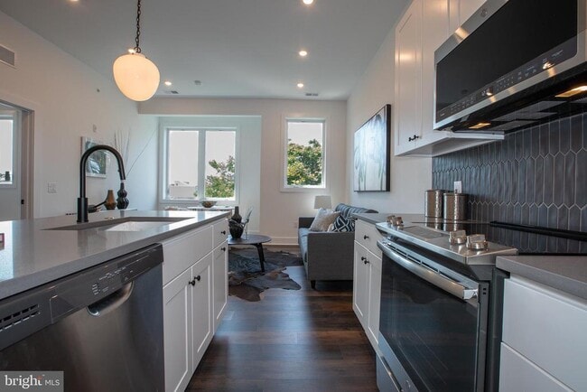 Photo - 2940 W Thompson St Unit 305