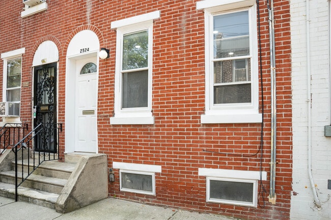 Photo - 2524 Webster St House
