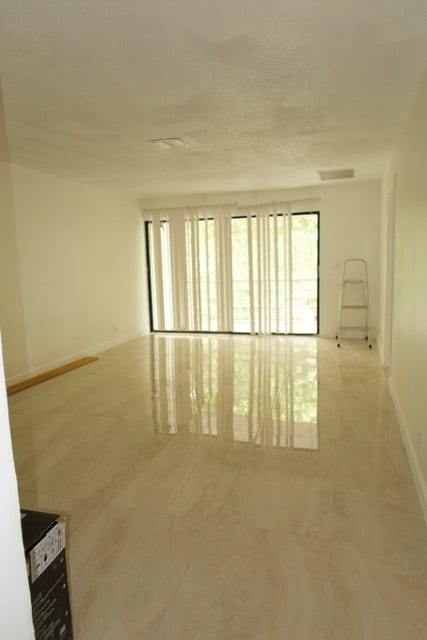 Building Photo - 7830 NW 33rd St Unit 406