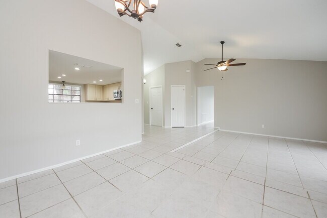 Photo - 1000 Dinero Dr