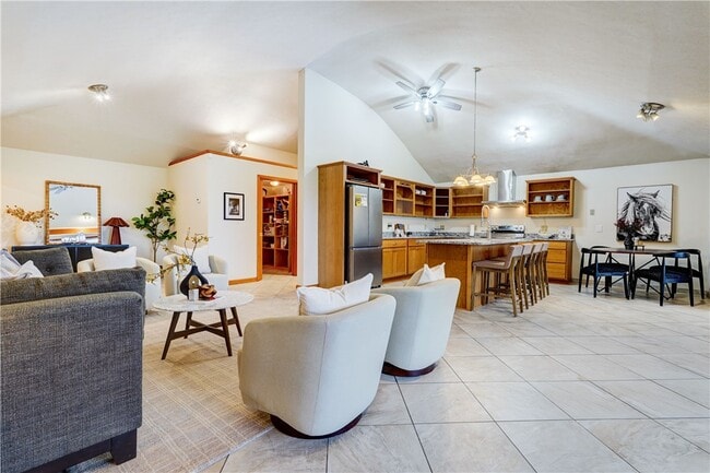 Photo - 2654 Whalen Rd