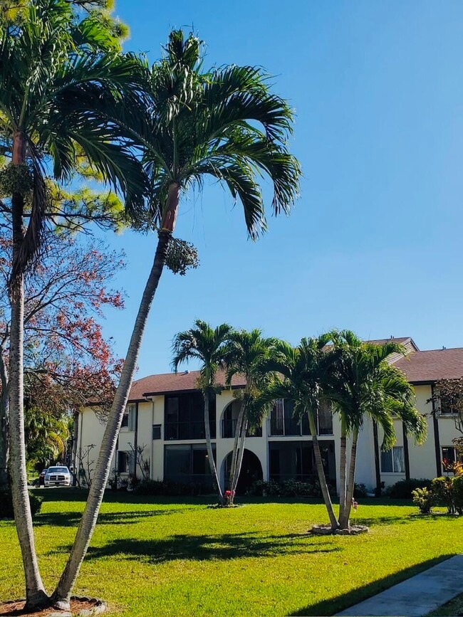 Building Photo - 3561 Pine Needle Dr Unit C-1