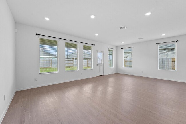 Photo - 10606 Crimson Trce