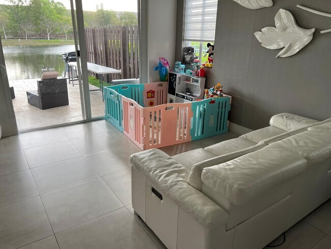 Photo - 7205 NW 102nd Pl