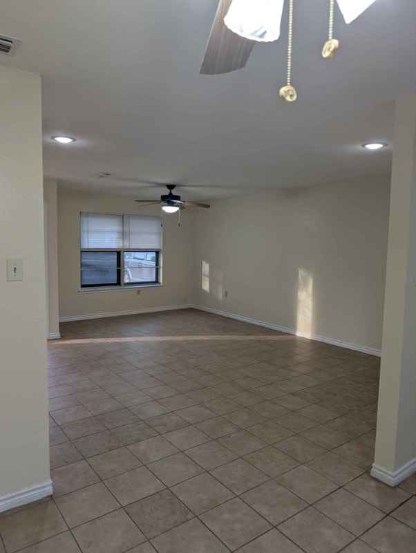 Photo - 931 Edwards St