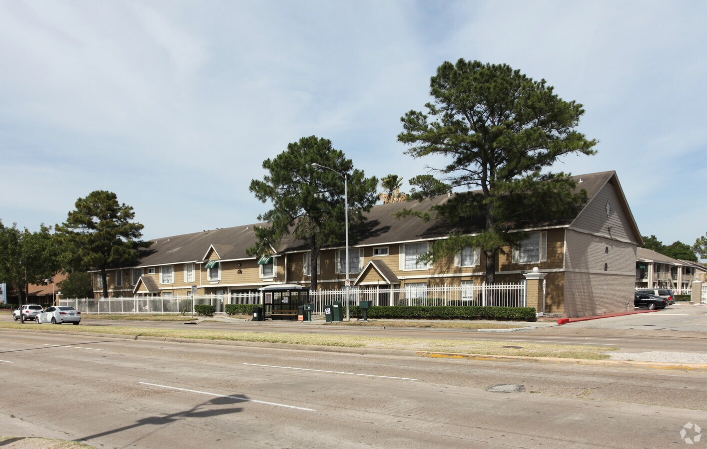 English Oaks - English Oaks Apartments
