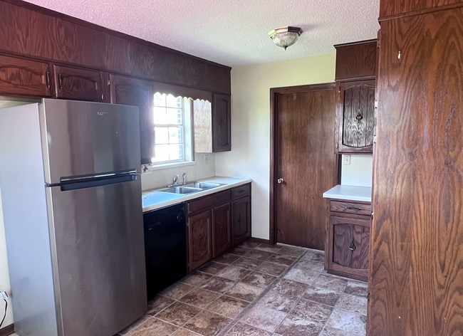 Photo - 8 Royal Coach Cir