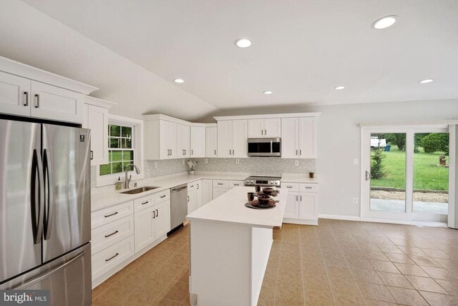 Photo - 9101 Old Keene Mill Rd