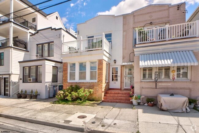 Building Photo - 135 N Newport Ave Rental