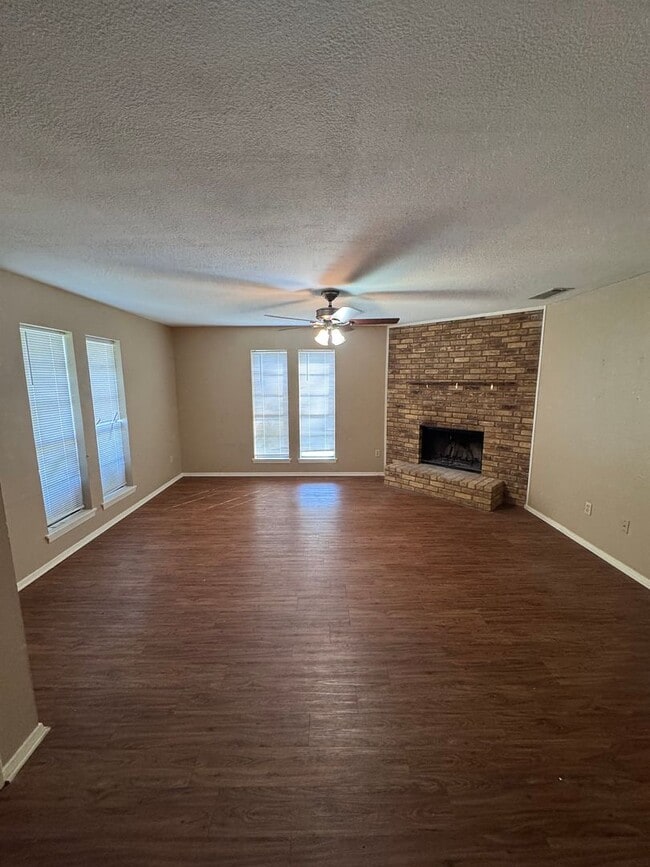 Building Photo - Cozy 3bedroom home