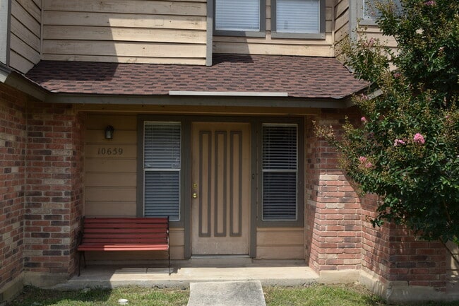 Photo - 10657 Starcrest Dr