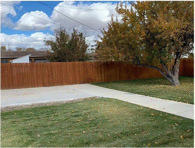 Photo - 220 W Mill Rd