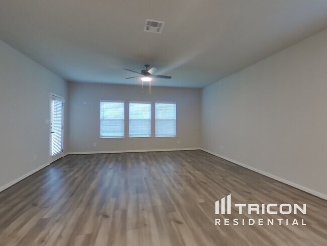 Photo - 13524 Paxton Blvd