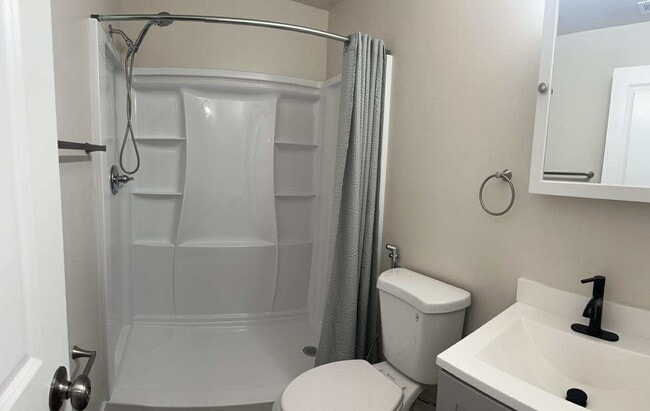 Photo - 4760 Voltaire St